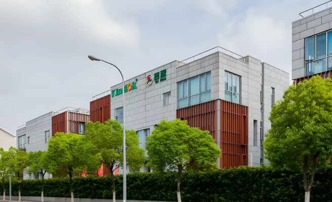 上海浦東新區(qū)出售曹路800㎡小獨(dú)棟，水電煤暢達(dá)，花園露臺(tái)陽(yáng)光房加持，低總價(jià)速來(lái)！